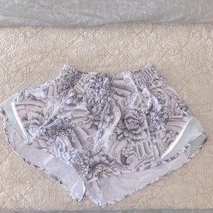 lululemon Hotty Hot Short size 4 Reg